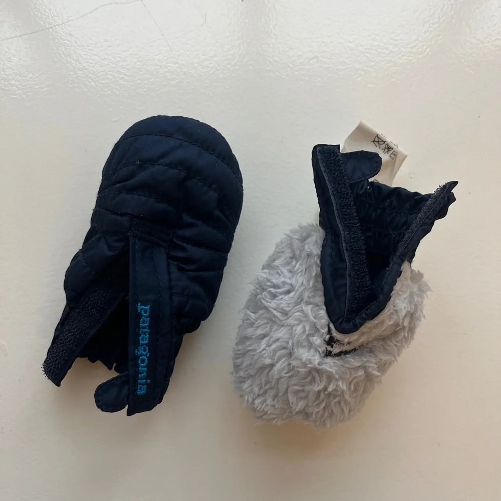 Patagonia Black Kids Mittens